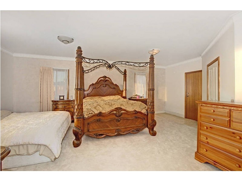 20 Stillwell Crescent, Roxburgh Park VIC 3064