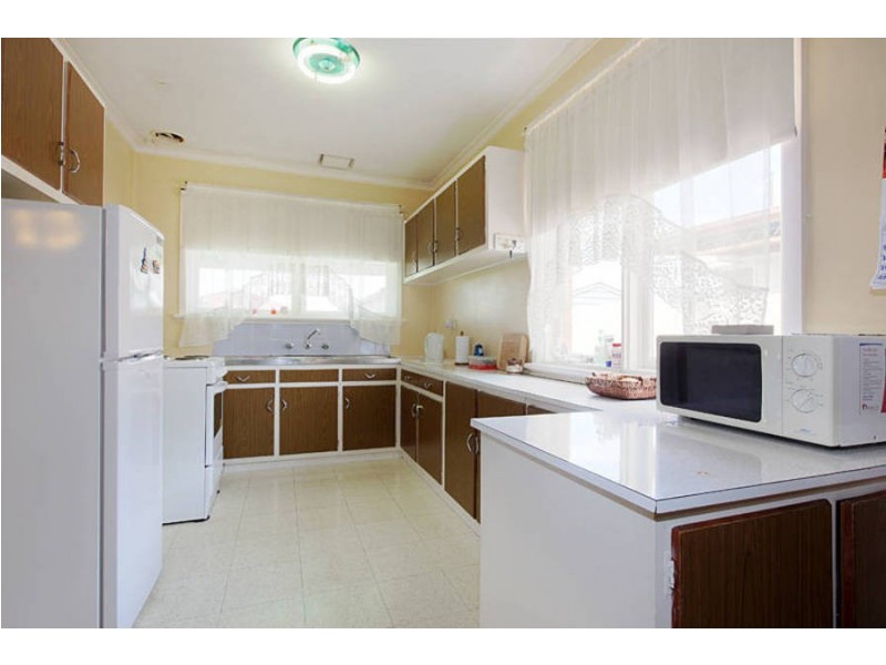 8 Halsbury Street, Hadfield VIC 3046