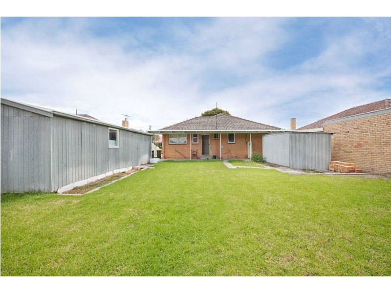 8 Halsbury Street, Hadfield VIC 3046