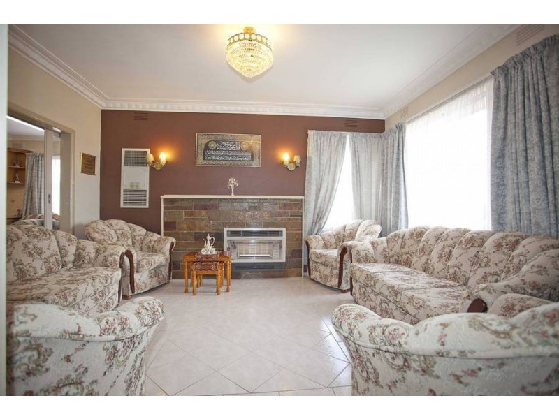 4 Eva Court, Fawkner VIC 3060