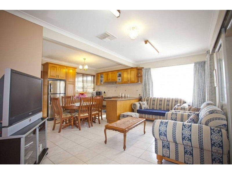4 Eva Court, Fawkner VIC 3060