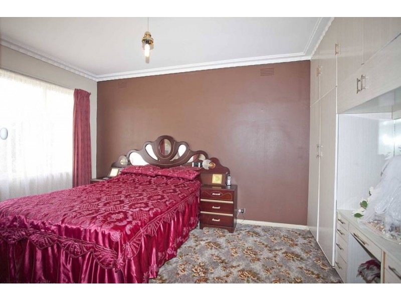 4 Eva Court, Fawkner VIC 3060