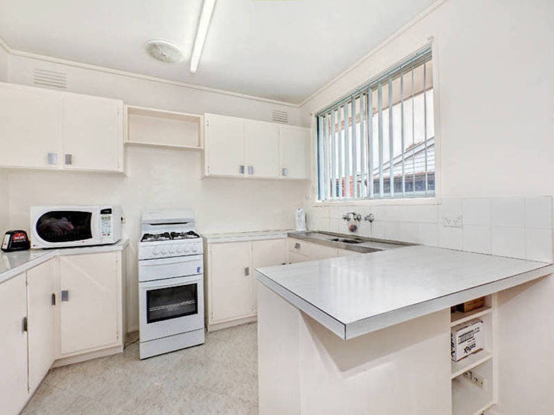 17 Tooradin Avenue, Dallas VIC 3047