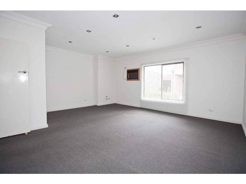 1/104 Middle Street, Hadfield VIC 3046