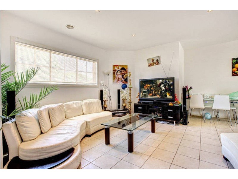 2/11 Martell Street, Broadmeadows VIC 3047