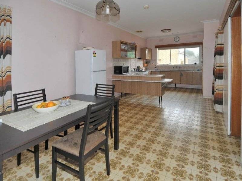 118 Gowrie Street, Glenroy VIC 3046