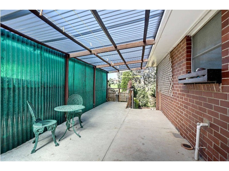 19 Lorraine Crescent, Jacana VIC 3047