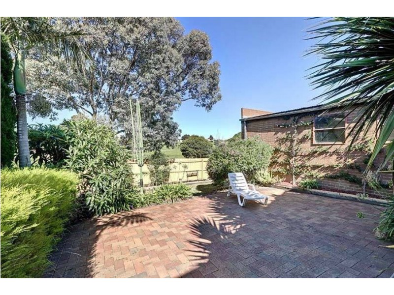 19 Lorraine Crescent, Jacana VIC 3047