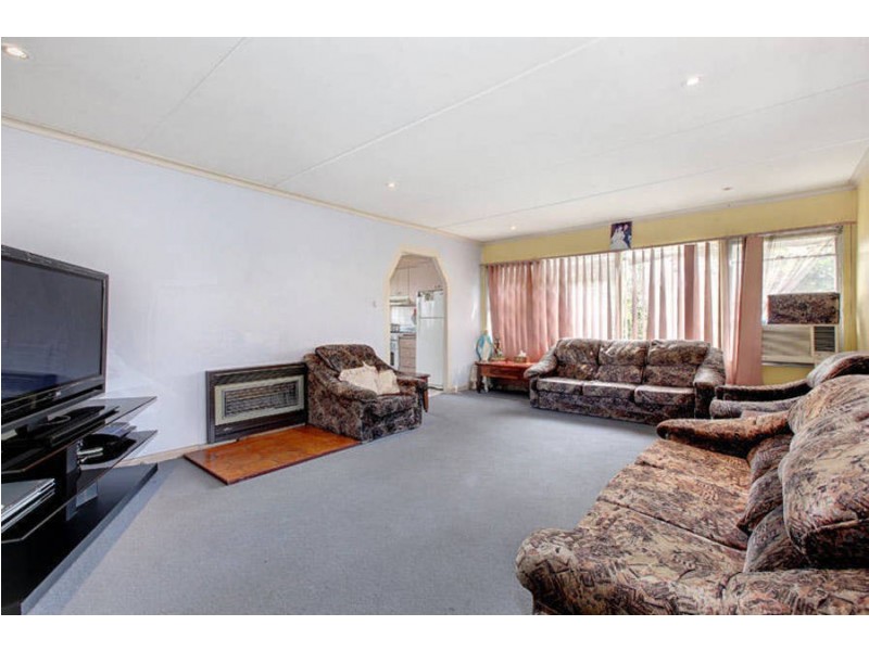 10 Warragul Street, Dallas VIC 3047