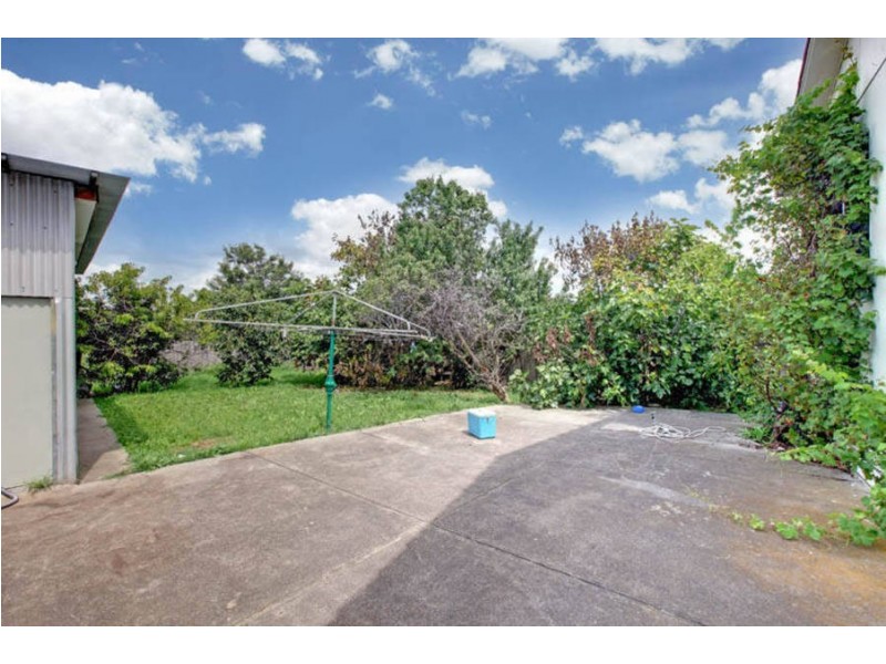 10 Warragul Street, Dallas VIC 3047