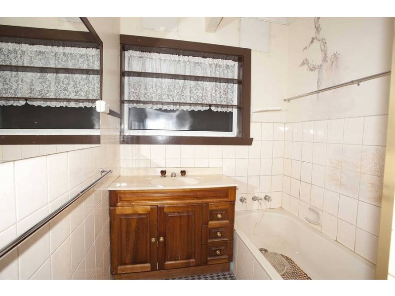 87 South Street, Hadfield VIC 3046