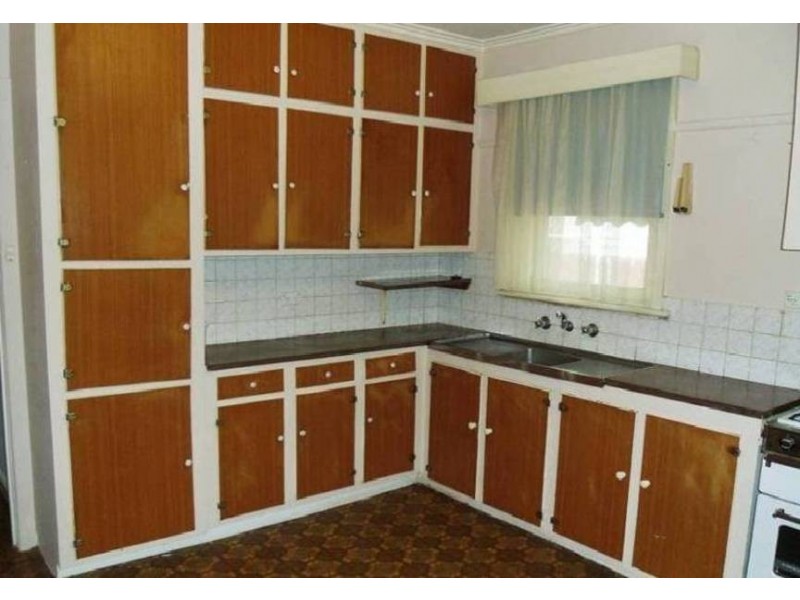 16 Heather Court, Glenroy VIC 3046