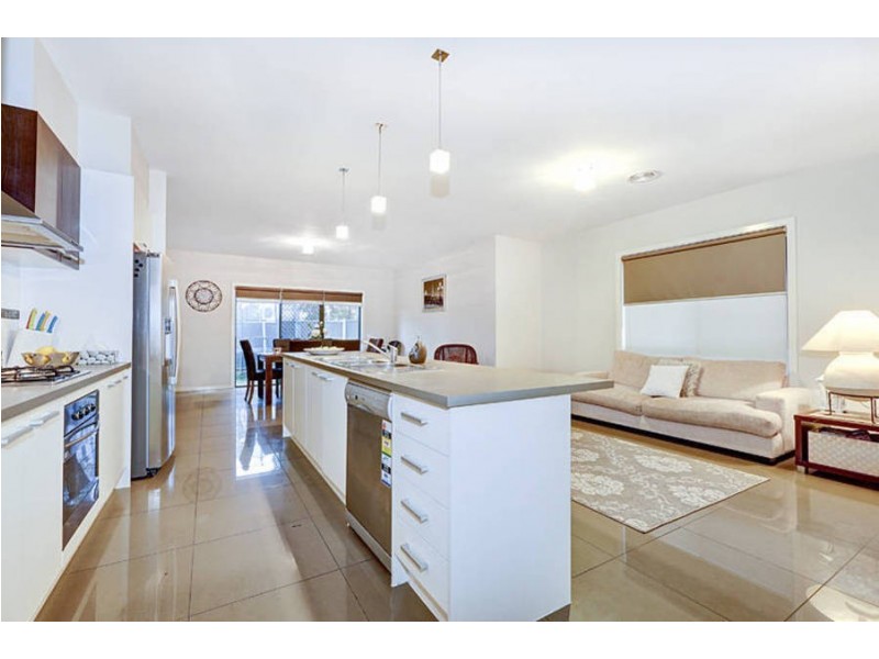15 Princes Circuit, Craigieburn VIC 3064