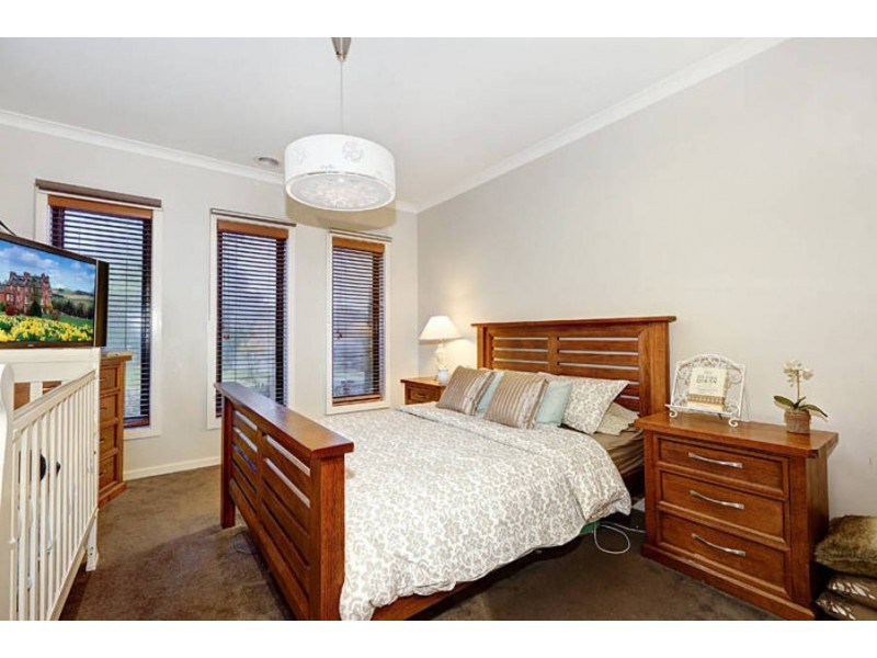 15 Princes Circuit, Craigieburn VIC 3064