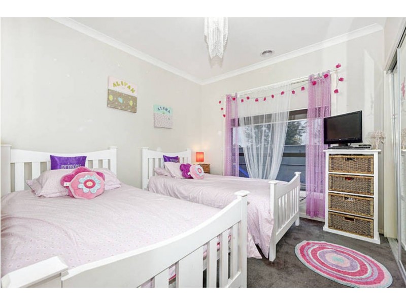 15 Princes Circuit, Craigieburn VIC 3064