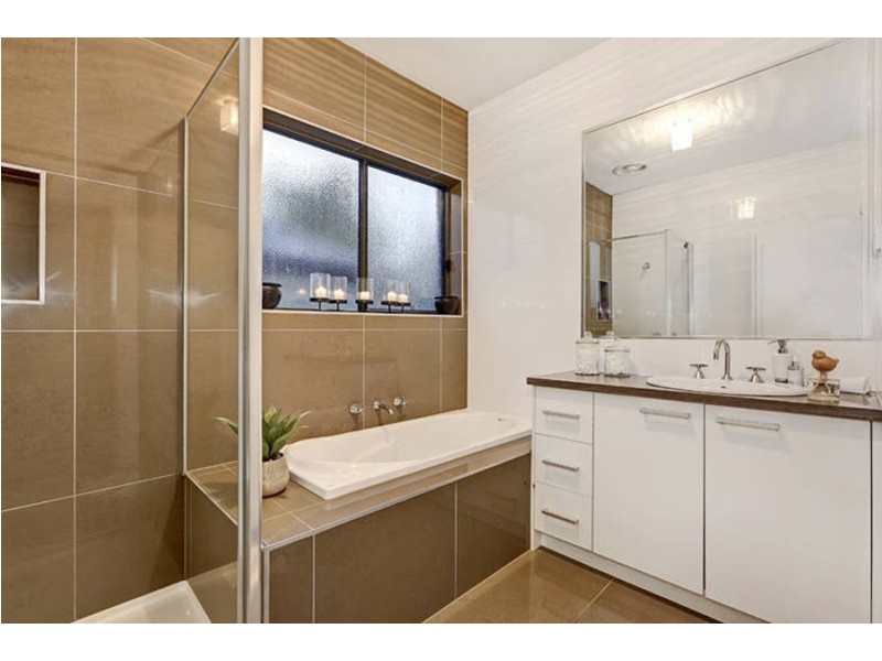 15 Princes Circuit, Craigieburn VIC 3064
