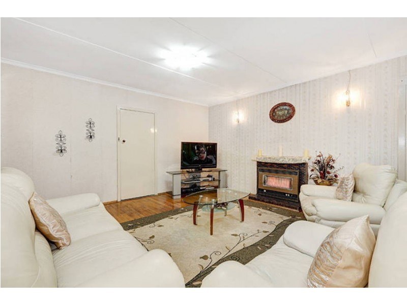 4 Ouyen Court, Dallas VIC 3047