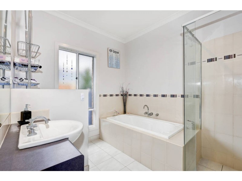 20 Marchmont Rise, Craigieburn VIC 3064