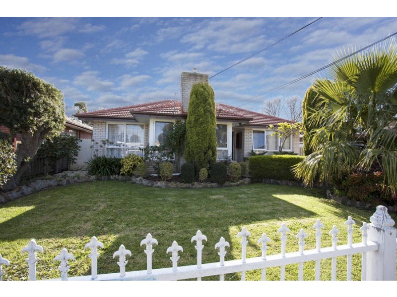 40 Robins Avenue, Reservoir VIC 3073