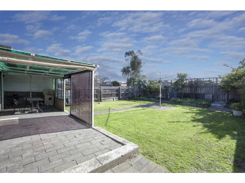 40 Robins Avenue, Reservoir VIC 3073