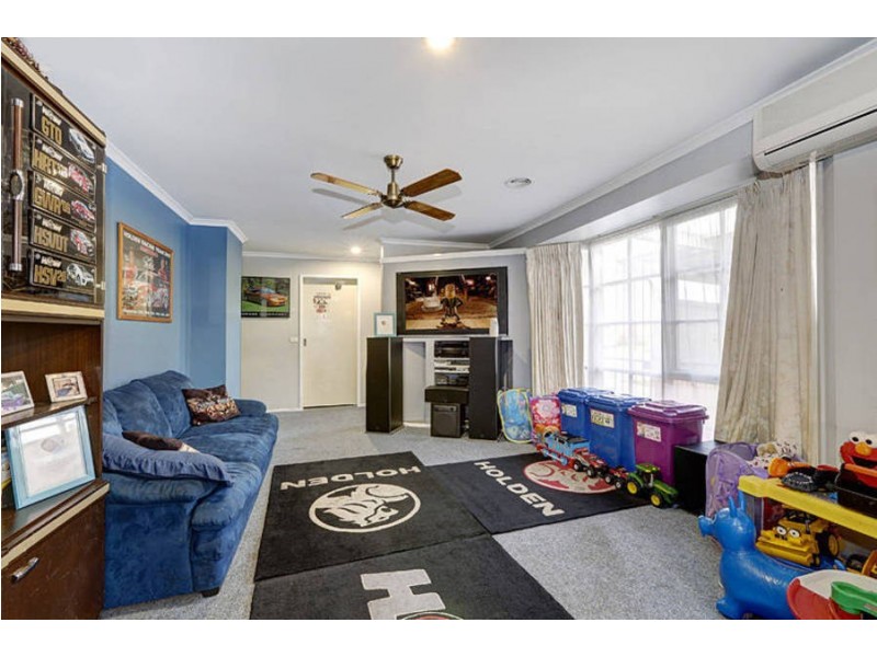 2 Hook Court, Craigieburn VIC 3064