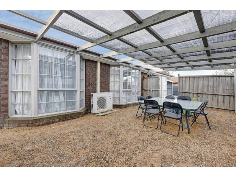 2 Hook Court, Craigieburn VIC 3064