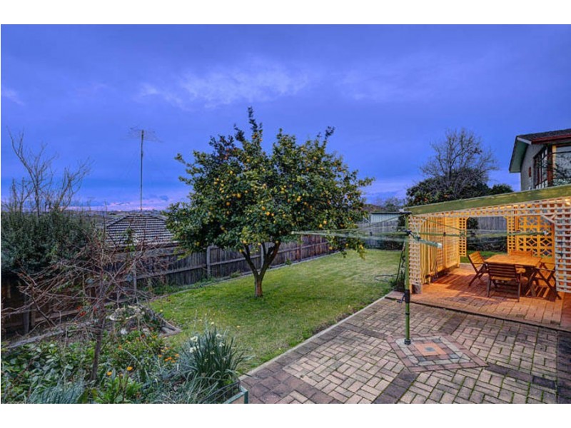127 Outlook Drive, Glenroy VIC 3046