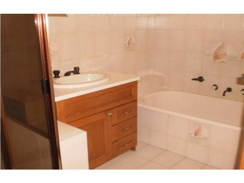 2/4 Apsley Street, Glenroy VIC 3046