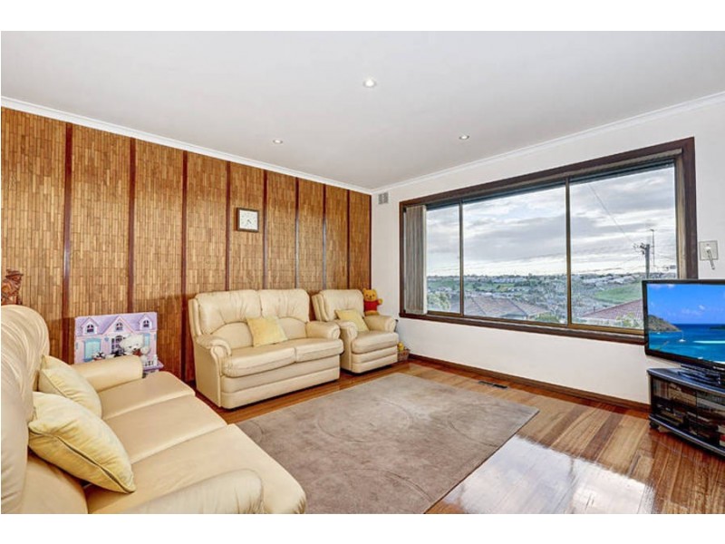 122 Outlook Drive, Glenroy VIC 3046