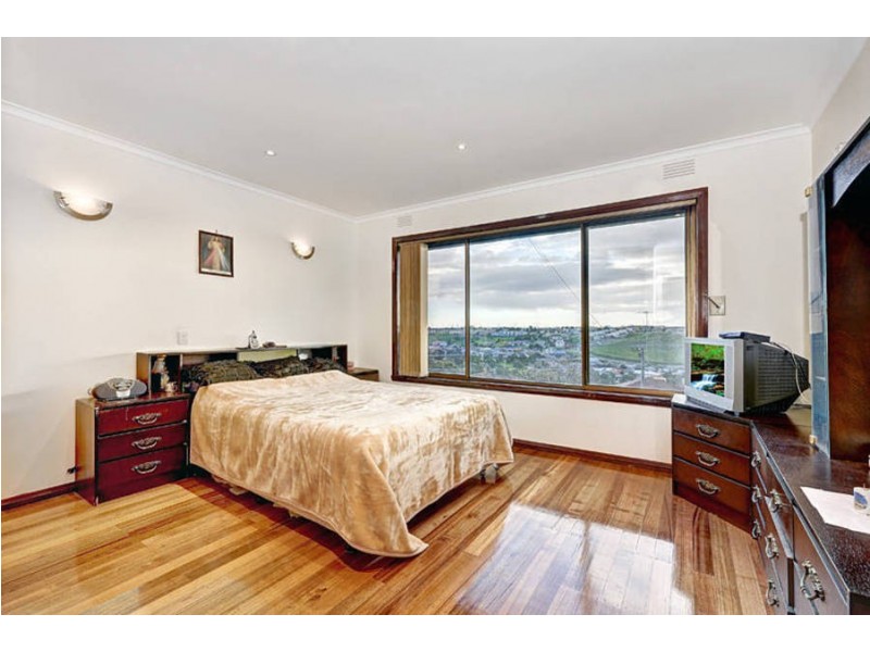 122 Outlook Drive, Glenroy VIC 3046