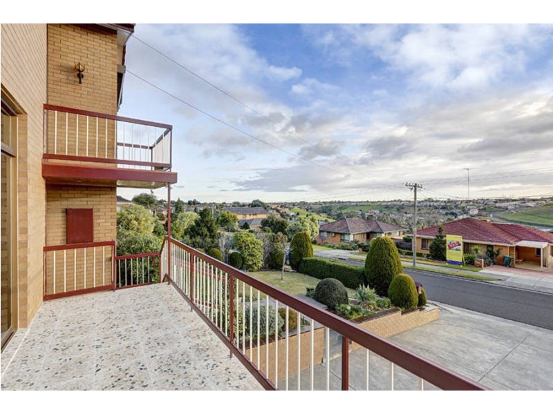 122 Outlook Drive, Glenroy VIC 3046