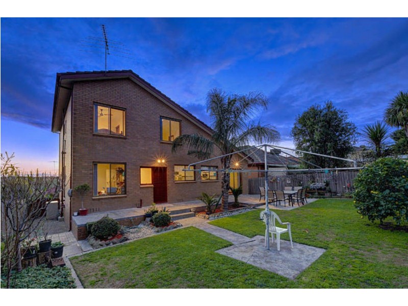 122 Outlook Drive, Glenroy VIC 3046