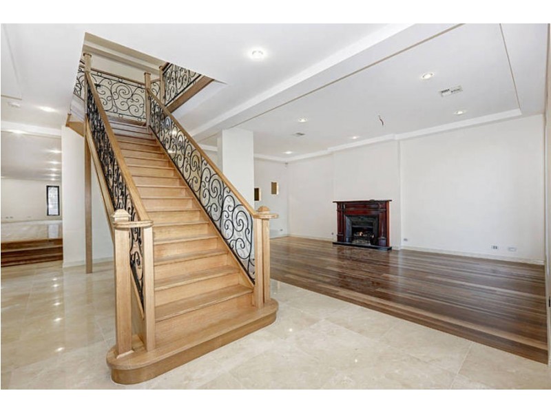 6 Windrock Avenue, Craigieburn VIC 3064