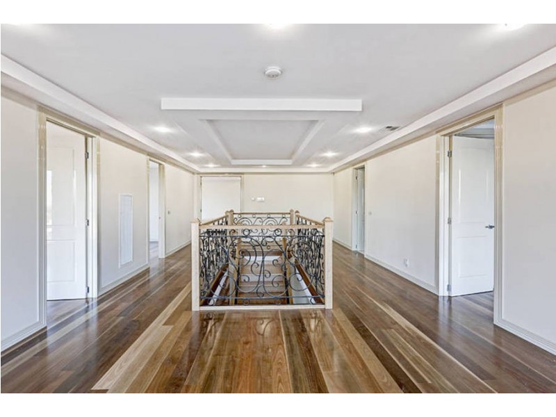 6 Windrock Avenue, Craigieburn VIC 3064