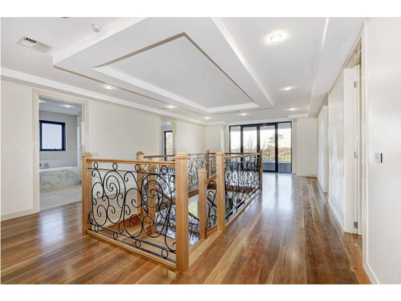 6 Windrock Avenue, Craigieburn VIC 3064