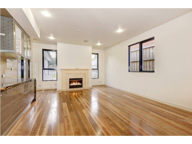 6 Windrock Avenue, Craigieburn VIC 3064