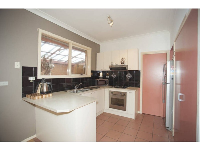 2/17 Flannery Court, Oak Park VIC 3046