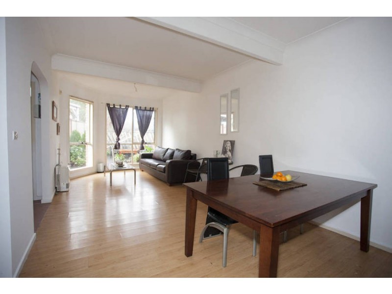 2/17 Flannery Court, Oak Park VIC 3046