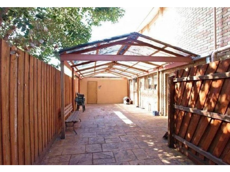 2/17 Flannery Court, Oak Park VIC 3046