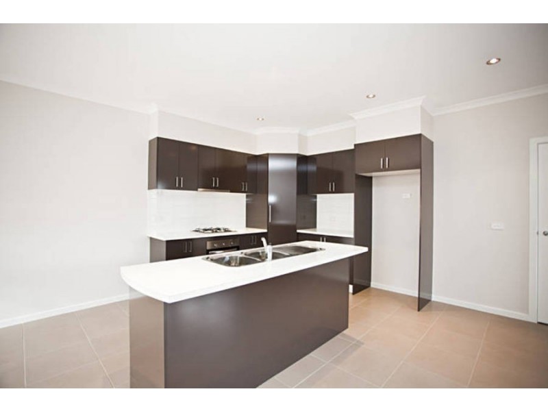 2/14 Osway Street, Broadmeadows VIC 3047