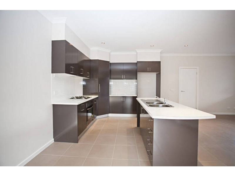 2/14 Osway Street, Broadmeadows VIC 3047