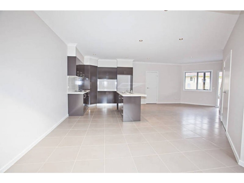 2/14 Osway Street, Broadmeadows VIC 3047
