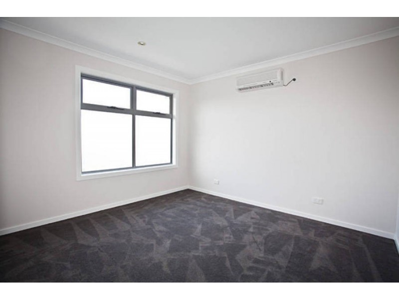 2/14 Osway Street, Broadmeadows VIC 3047