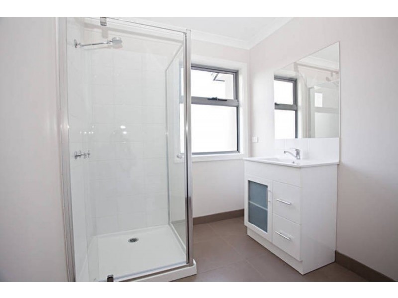 2/14 Osway Street, Broadmeadows VIC 3047