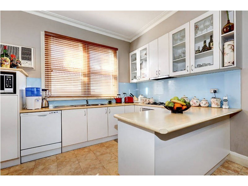 35 Anselm Grove, Glenroy VIC 3046