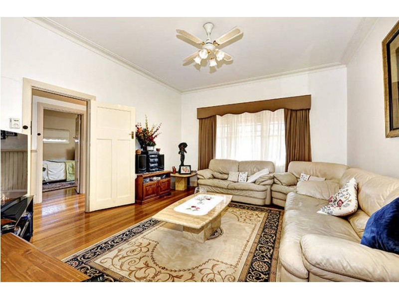 35 Anselm Grove, Glenroy VIC 3046