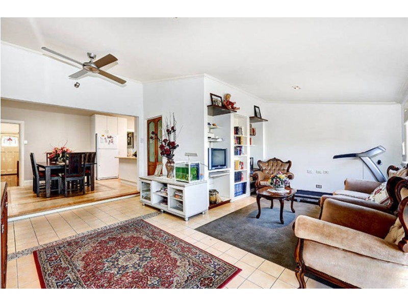 35 Anselm Grove, Glenroy VIC 3046