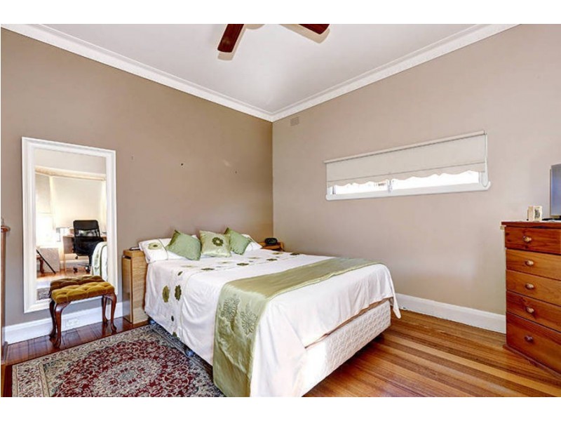 35 Anselm Grove, Glenroy VIC 3046