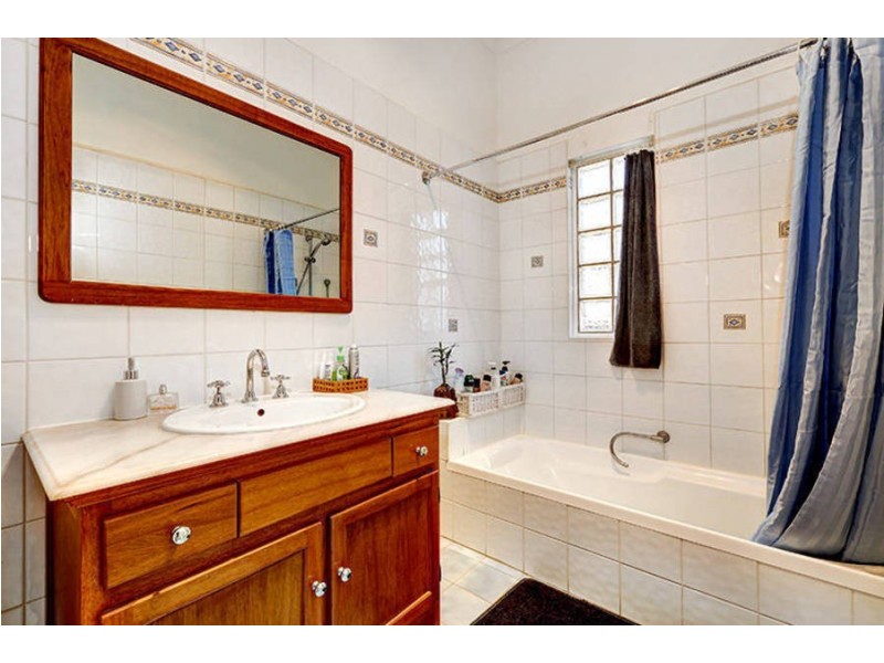 35 Anselm Grove, Glenroy VIC 3046