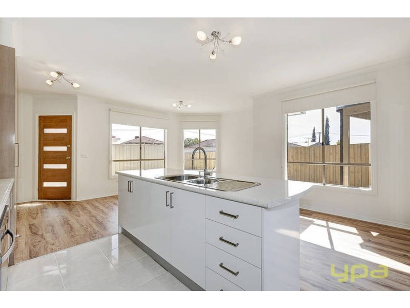 16A Gillingham Avenue, Craigieburn VIC 3064